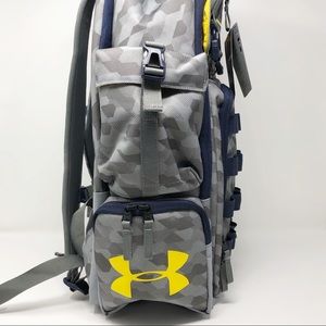 Under Armour Bags - Under Armour Undeniable Stephen Curry Backpack Under Armour Bags - Under Armour Undeniable Stephen Curry Backpack